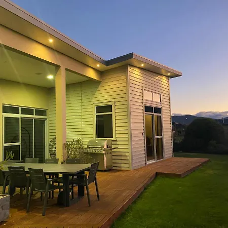 Luxury On Howden Te Anau Exterior photo